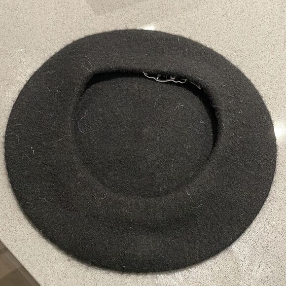 Lack of colour black wool beret - Picture 5 of 8